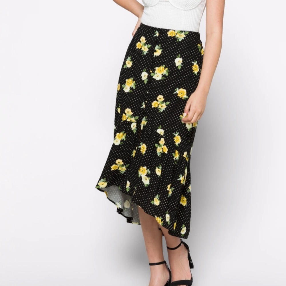 MASON & BELLE
Zaylie‎ Tiered Midi Skirt